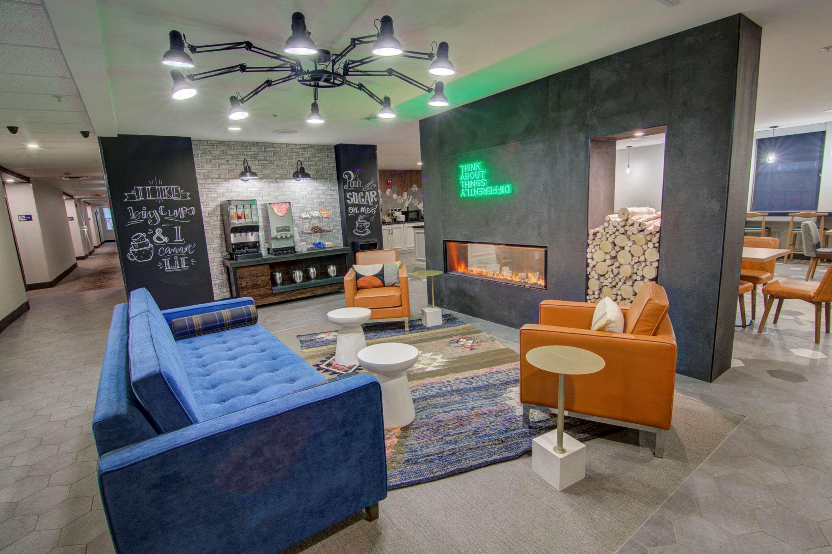 Comfort Suites Newport News Airport Екстериор снимка