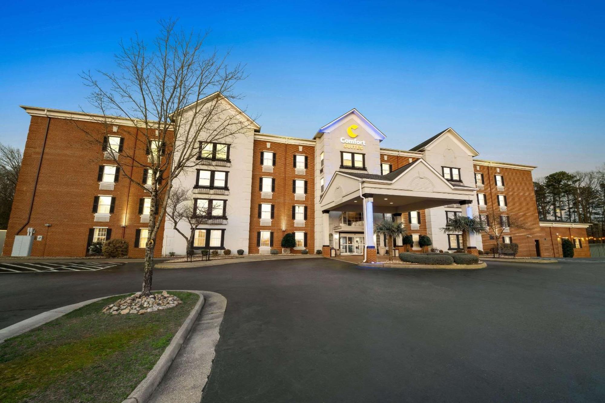 Comfort Suites Newport News Airport Екстериор снимка